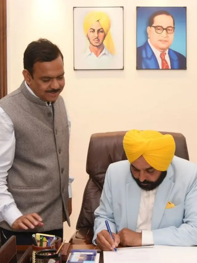 ਆਜਾਦੀ ਘੁਲਾਟੀਏ ਭਗਤ ਸਿੰਘ ਅਤੇ ਦੇਸ਼ ਦਾ ਸੰਵਿਧਾਨ ਲਿਖਣ ਵਾਲੇ ਡਾ. ਬੀ ਆਰ ਅੰਬੇਡਕਰ ਦੀ ਤਸਵੀਰ ਲੱਗੇਗੀ।