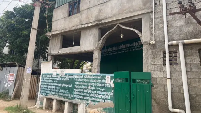 திருப்பூர் வேலம்பாளையம் மசூதி