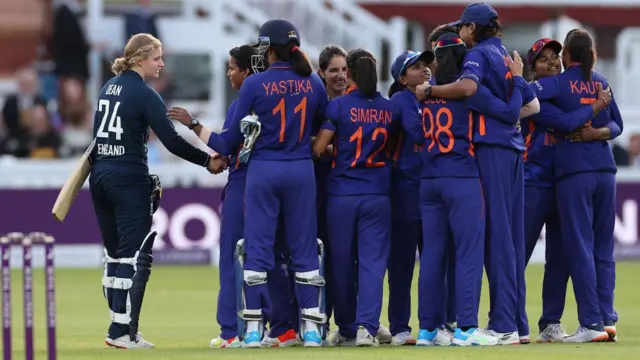 महिला क्रिकेट