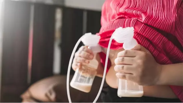 Rêver De Lait Maternel Qui Coule De La Poitrine Comment j'ai réussi à allaiter mon fils sans tomber enceinte - BBC News