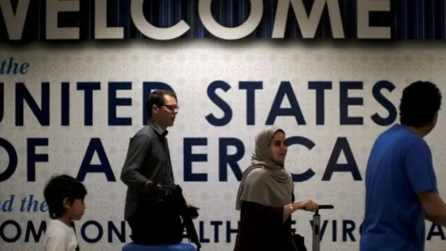 விமானத்தில், மடிக்கணினிகளுக்கான தடையை நீக்கி, கடுமையான விதிகளை அறிமுகப்படுத்தியது அமெரிக்கா