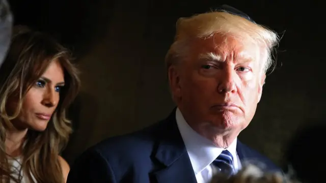 Трамп с супругой