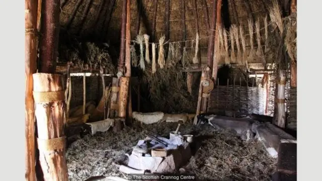 Bagian dalam crannog