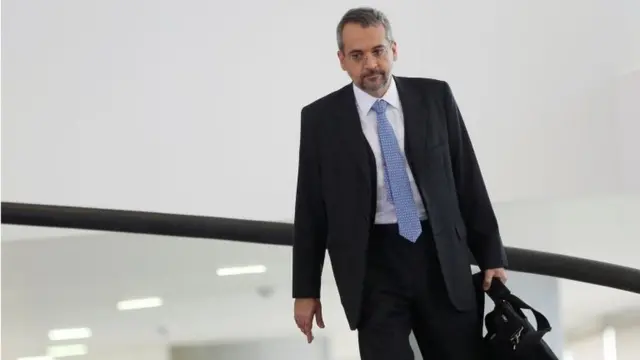 Ministro da Educação Abraham Weintraub caminha no Palácio do Planalto