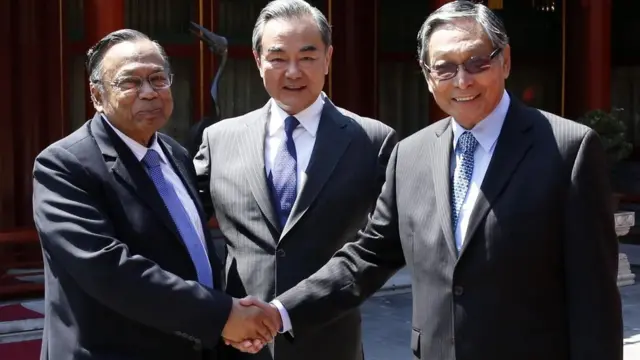 বাংলাদেশের পররাষ্ট্রমন্ত্রী এ এইচ মাহমুদ আলি, চীনের পররাষ্ট্রমন্ত্রী ওয়াং ই, মিয়ানমারের মন্ত্রী কিয়াও তিন সোয়ে