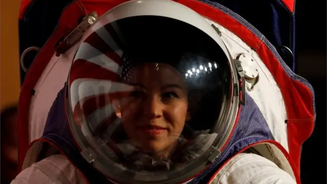 नासा ने बनाए दो नए सूट