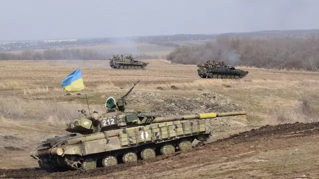 Танки і БМП