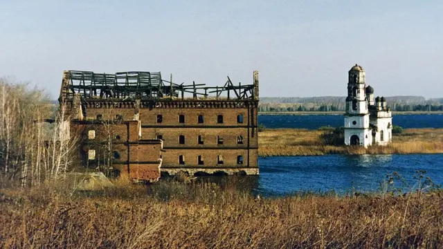 Pueblo abandonado cerca de la central de Mayak, 1994.