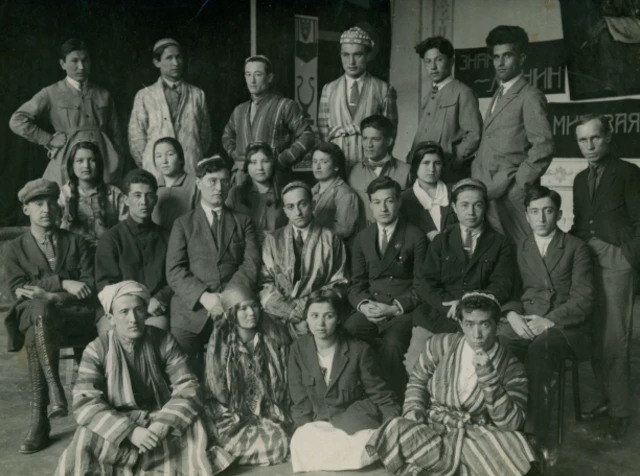 Санъаткорлар ва жадидлар