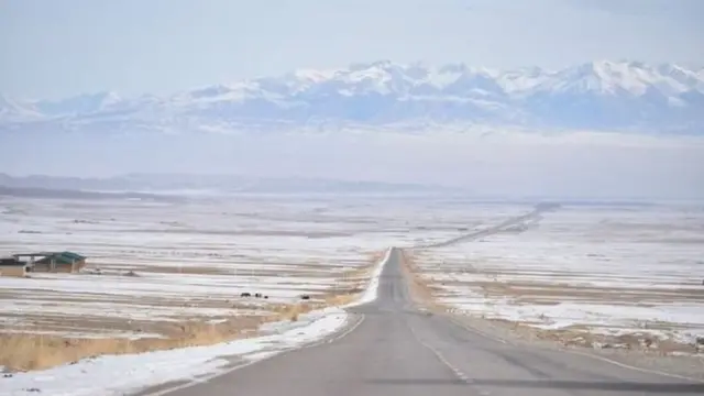 Ат-Башыдагы индустриалык-соода-логистикалык борбор курулат делген жер. Өкмөт дал ушул аймакта электромобиль чыгып, смартфондордун экранын даярдалат деп жатат