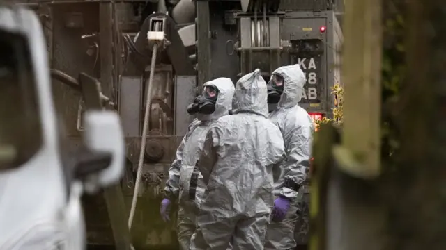 Awọn to n se ayẹwo lori ikọlu atike oloro nerve agent ni ilẹ Gẹẹsi