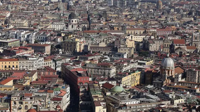 Vista aérea de Nápoles