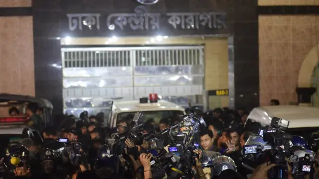 ৭১এর মানবতাবিরোধী অপরাধের দায়ে বাংলাদেশে বেশ কয়েকজনের মৃত্যুদন্ড কার্যকর হয়েছে