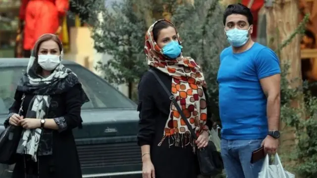 Penggunaan masker di ibu kota Tehran wajib sejak 7 Oktober.