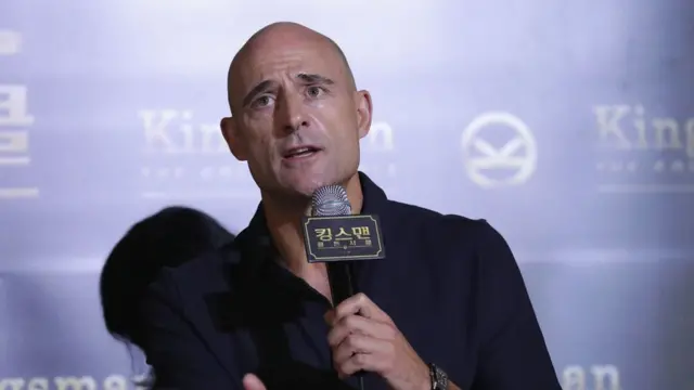 الممثل مارك سترونغ