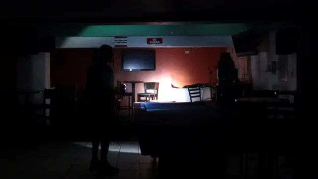 Casa sin luz en San Juan