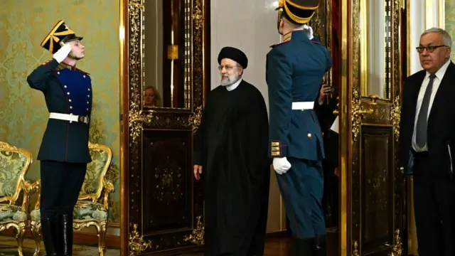 ابراهیم رئیسی در جریان سفر رئیس جمهوری ایران به روسیه در کاخ کرملین