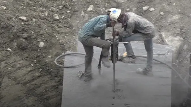 కార్మికులు