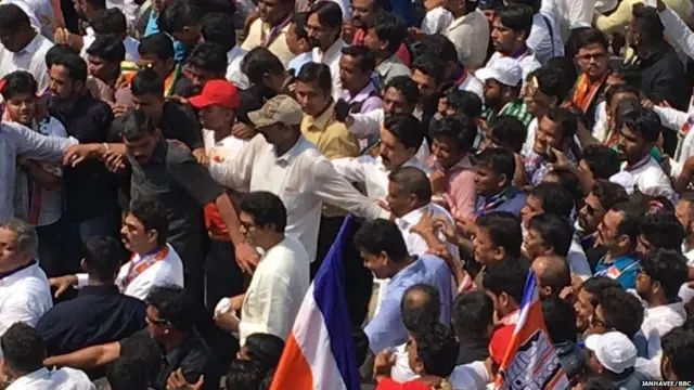 या मोर्चासाठी सोशल मीडियाचा कल्पक वापर करण्यात आला.