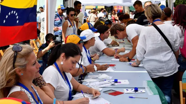 Centro de votación en Madrid.