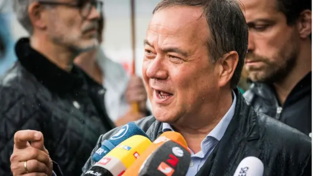 Thống đốc bang Nordrhein-Westfallen Armin Laschet
