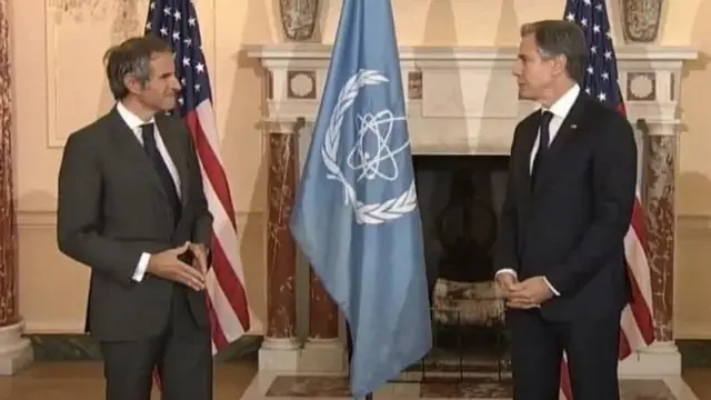 مدیرکل آژانس (سمت چپ) در سفر به آمریکا با وزیر خارجه این کشور هم دیدار کرده است