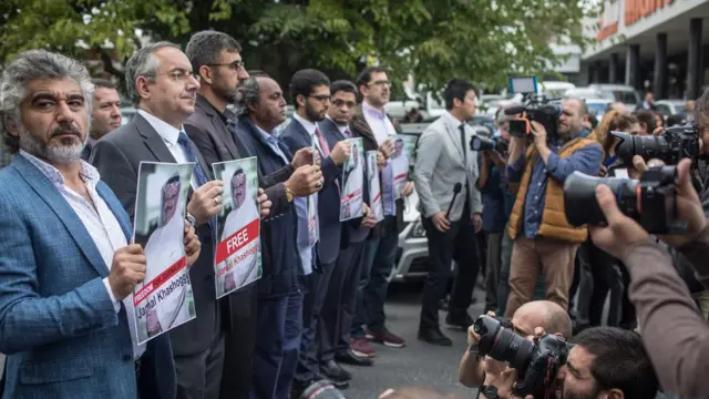 Protes di depan Konsulat Arab Saudi