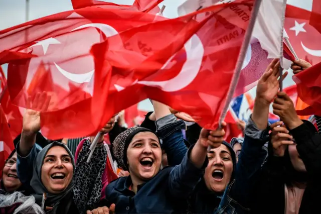 Шайлоо үгүтүнөн бир көрүнүш