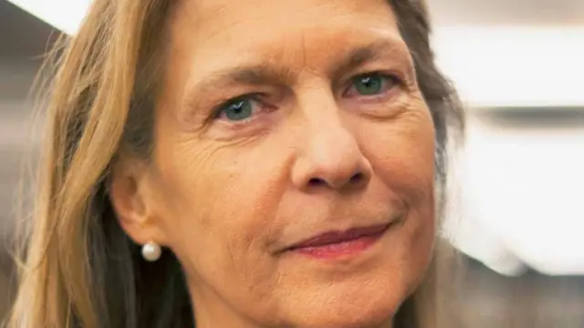 ప్రొఫెసర్ లార్సన్