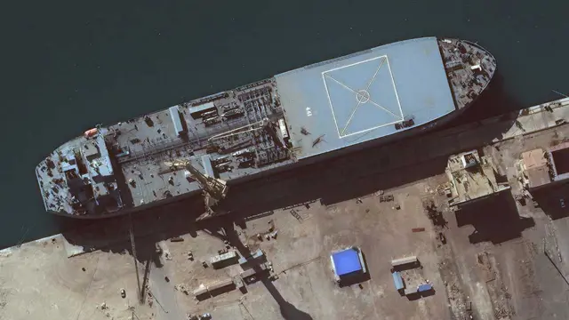 کشتی مکرون در بندر عباس هشتم دی ۱۳۹۹