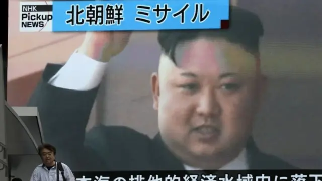 Kim Jong-un en una pantalla gigante