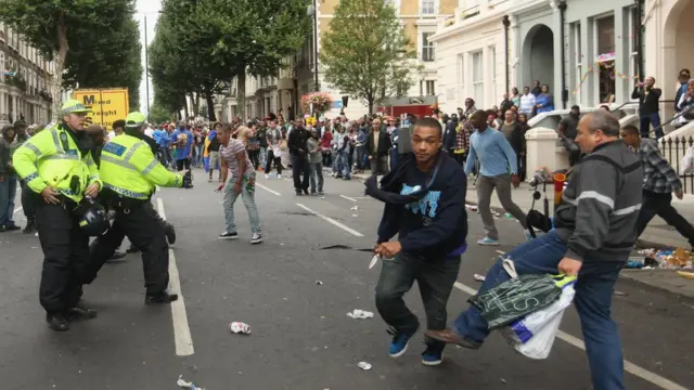 беспорядки на карнавале в Ноттинг-хиле