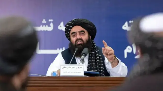 عکسی از امیرخان متقی در یک نشست در کابل