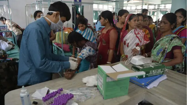 ఆసుపత్రిలో మహిళలు