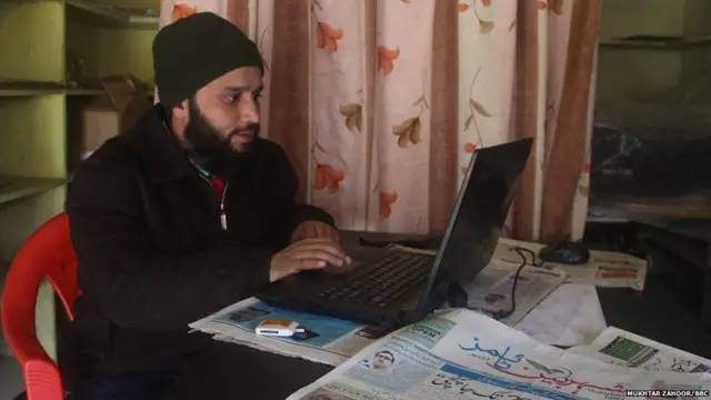 ઇન્ટરનેટ બંધ થવાથી મુનીબ જેમ અનેક પત્રકારોની હાલત ખરાબ થઈ છે.