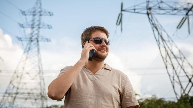 உயரழுத்த மின்கம்பிகள் செல்லும் நிலங்களில் வீடு கட்டலாமா