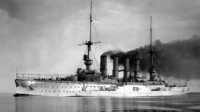 Foto do SMS Scharnhorst antes do naufrágio