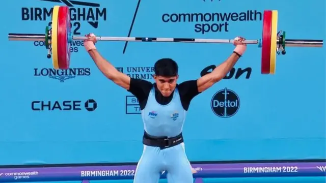 વડા પ્રધાન નરેન્દ્ર મોદીએ કૉમનવેલ્થ ગેમ્સમાં ભારતને પ્રથમ મેડલ અપાવનાર સંકેત સરગરને અભિનંદન પાઠવ્યાં છે