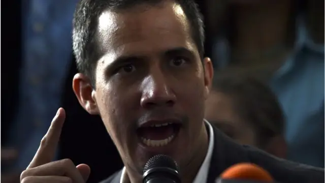 ကြားဖြတ်သမ္မတအဖြစ်ကြေညာထားတဲ့ အတိုက်အခံခေါင်းဆောင် ဟွမ်ဂွိုင်ဒို