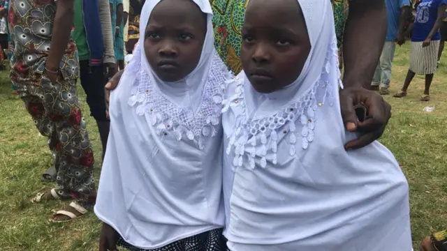 Awọn ibeji ni Igbo Ọra