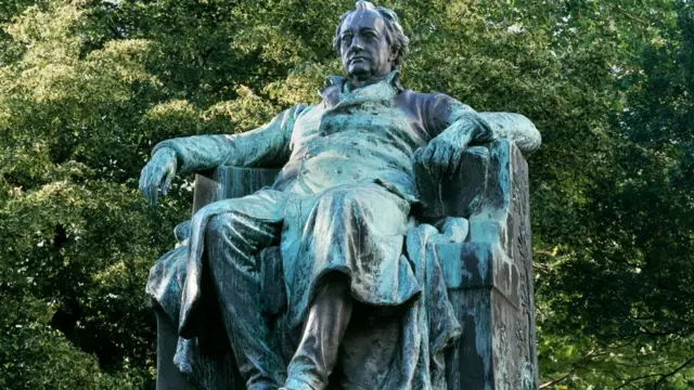 ما سر عبقرية البعض في أكثر من مجال؟