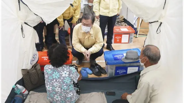 경기 파주시를 찾아 접경지역 호우 피해현장 방문에 나선 문재인 대통령