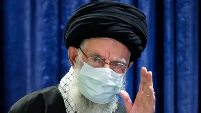 آیت الله خامنه ای مذاکره کنندگان ایران را از تماس مستقیم با آمریکا منع کرده است