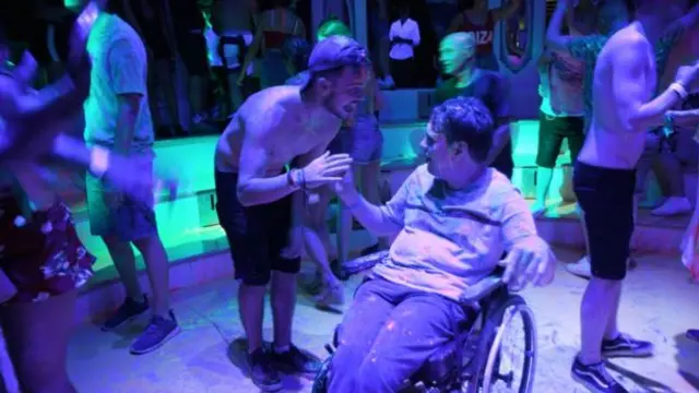 Танцпол в клубе