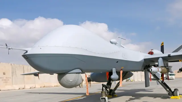 د رپوټونو له مخې ویشتل شوې امریکايي بې پیلوټه الوتکه اېم کیو -۹ (MQ-9) ډوله ده