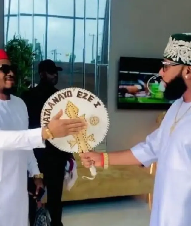 Junior Pope na e-Money