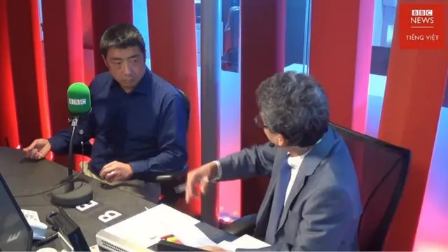 Nhà báo Howard Zhang