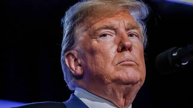 डोनाल्ड ट्रंप