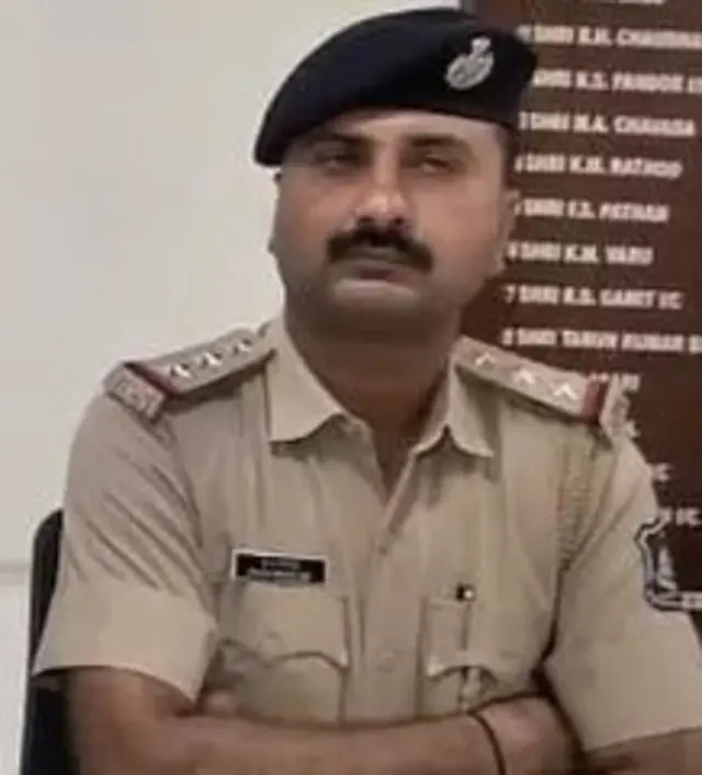 కదీనా పోలీస్ ఇన్‌స్పెక్టర్ ఆర్.ఎన్. పటేల్