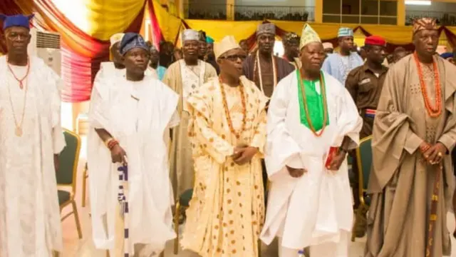 Awọn ori ade to wa nibi ipade itagbangba naa